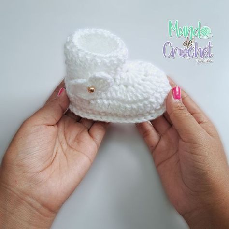 Zapatito para bebé de 0 a 3 meses (PASO A PASO) | Cómo tejer un zapatito para bebé | By Mundo del crochet | Facebook Crochet, Quick Saves