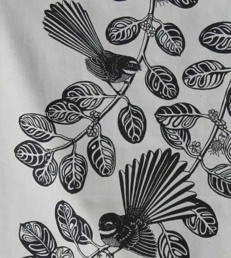 Fantail bird Tea towel by melinamartin on Etsy, $22.00 Fantail Bird, Tea Tattoo, Maori Designs, Nz Art, New Zealand Art, Maori Art, Hand Screen Printed, Cotton Tea Towels, Kitchen Tea