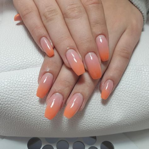 Ombré Nails Orange, Hombre Orange Nails, Orange And White Ombre Nails, Ombré Orange Nails, Orange White Ombre Nails, Orange Nails Ombre, Ombre Nails Orange And White, Light Orange Ombre Nails, Ombre Nails Orange