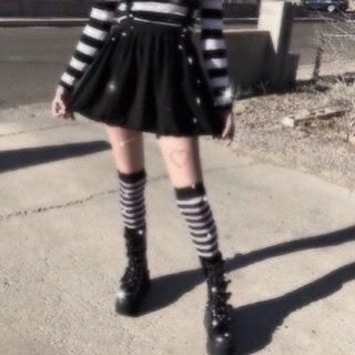 Look Grunge, Grunge Look, Emo Outfits, Goth Aesthetic, Instagram Outfits, Alt Fashion, 90s Grunge, Grunge Goth, Mall Goth