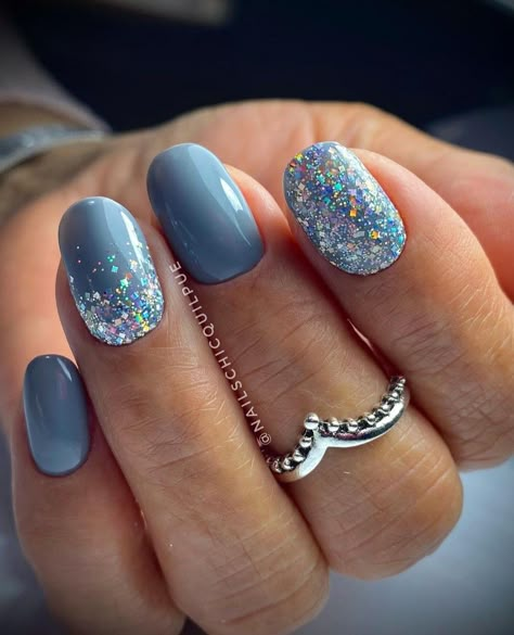 Mixed Design Nails, Nails Designs With Gems, Blue Manicure Ideas, Blue Dip Nails, Nails Fancy, Blue And Silver Nails, Blue Glitter Nails, Nails Cute, Christmas Gel Nails