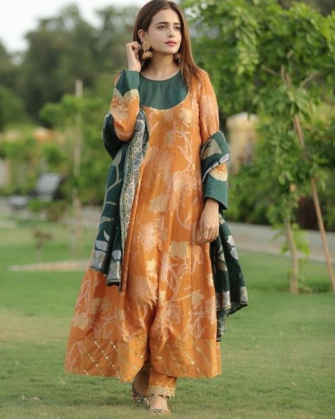 Lawn Dress Design Ideas 2020, Sumbal Iqbal, Lawn Dress Design Ideas, Lawn Dress Design, Dress Design Ideas, Lawn Design, Pakistani Formal Dresses, Dress Book, Pakistani Dresses Casual