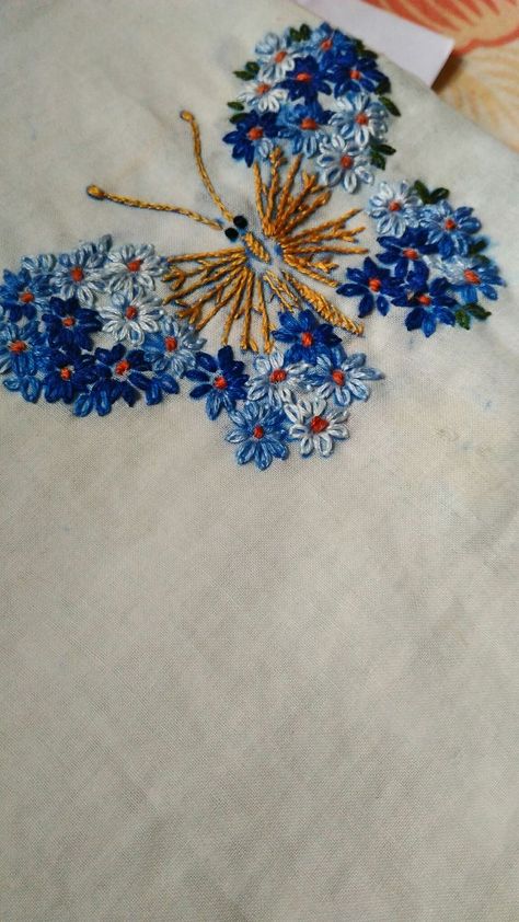 Hand Embroidery Lazy Daisy Designs, Embroidery Designs Lazy Daisy Embroidery Design, Hand Embroidered Butterflies, Lazy Daisy Embroidery Designs, Lazy Daisy Embroidery Design Pattern, Hand Ambrodary Design, Butterfly Embroidery Easy, Simple Butterfly Embroidery, Lazy Daisy Embroidery Design