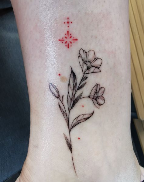 Red Accent Tattoo, Leaf Tattoo, Red Accents, Leaf Tattoos, Maple Leaf Tattoo, Flower Tattoo, Tattoos, Red