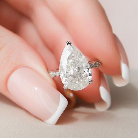 Keyzar Jewelry 💎 on Instagram: “Be unique ❤️ Our stunning #KeyzarJasmine engagement ring with a 4.5 carat Pear cut centre stone ✨ @keyzarjewelry . . . . . . . . . . . . .…” Pave Setting Engagement Ring, Pave Engagement Ring, Pear Engagement Ring, Deco Engagement Ring, Hidden Halo, Moissanite Wedding Bands, Art Deco Engagement Ring, Engagement Ring Wedding Band, Designer Engagement Rings