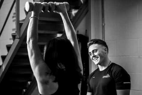 Personal Trainer Fitness Photography Personal Training Marketing, Crossfit Photography, Female Personal Trainer, Gym Photoshoot, Gym Photography, Gym Trainer, Gym Photos, Fitness Photoshoot, Marketing Photos