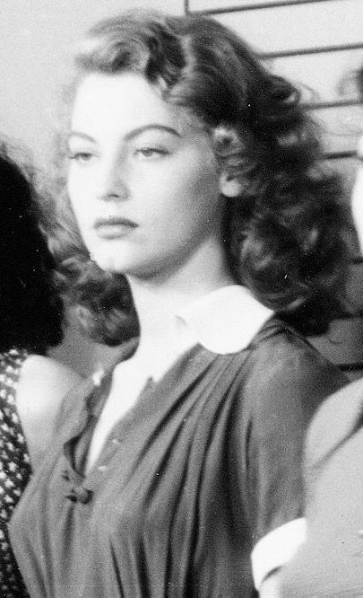 Ava Gardner Klasik Hollywood, Ava Gardner, Actrices Hollywood, Old Hollywood Glamour, Golden Age Of Hollywood, Vintage Hollywood, Classic Beauty, Vintage Hairstyles, Hollywood Glamour