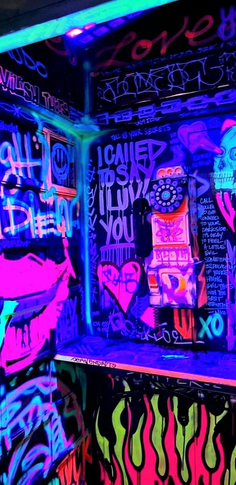 Rave Vibes Aesthetic, Glowwave Aesthetics, Blacklight Wallpaper, Blacklight Aesthetic, Rave Wallpaper, Rave Aesthetic Wallpaper, Rave Room, Rave Core, Graffiti Room