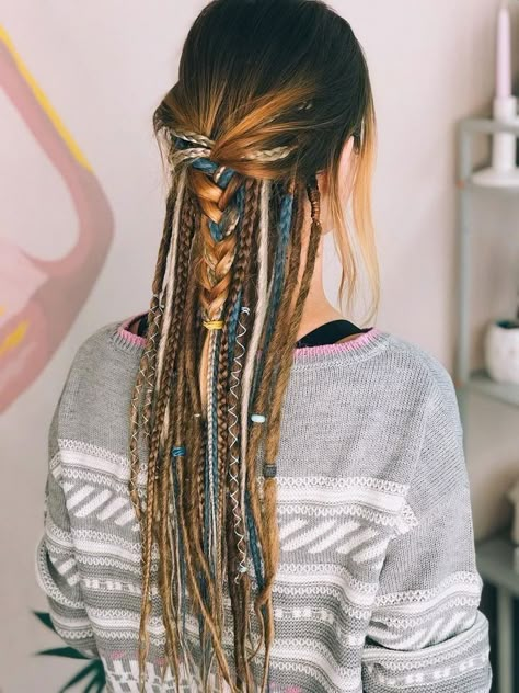 Partial Dreads, Estilo Hippy, Viking Hair, Hippie Hair, Synthetic Dreadlocks, Stil Boho, Synthetic Dreads, Dread Hairstyles, Dreadlock Hairstyles