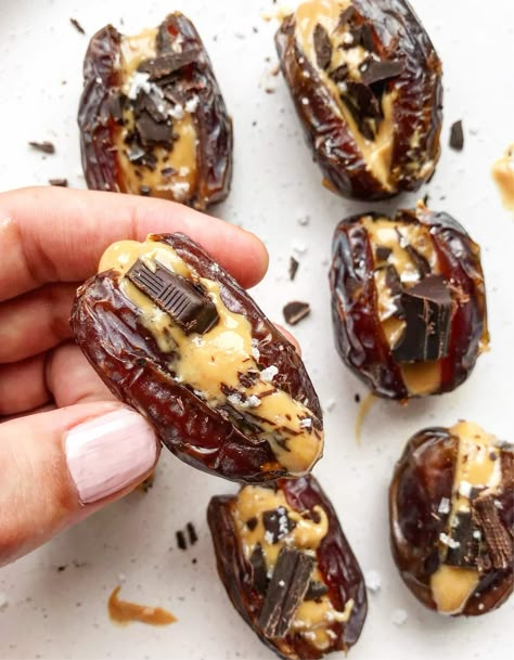 Dates With Peanut Butter, Medjool Date Recipes, Date Recipes Healthy, Date Recipe, Date Recipes Desserts, Peanut Butter Dark Chocolate, Stuffed Dates, Date Recipes, Peanut Butter And Chocolate