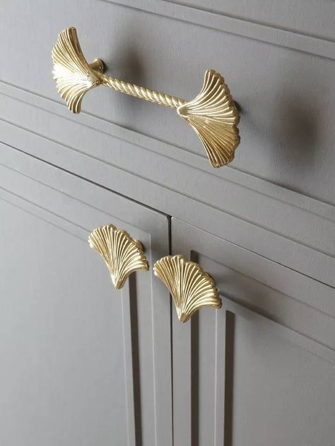 Gold Ginkgo Leaf and Rope Design Bar Handle/brass Maidenhair Tree Leaf Shaped Cabinet Pull/brass Leaf Shaped Door Handle/gingko Drawer Knob - Etsy Canada Draw Handles, Maidenhair Tree, Leaf Veins, Wood Furniture Legs, Door Handle Design, Brass Cabinet Handles, Gold Door, Door Handles Interior, Art Deco Cabinet