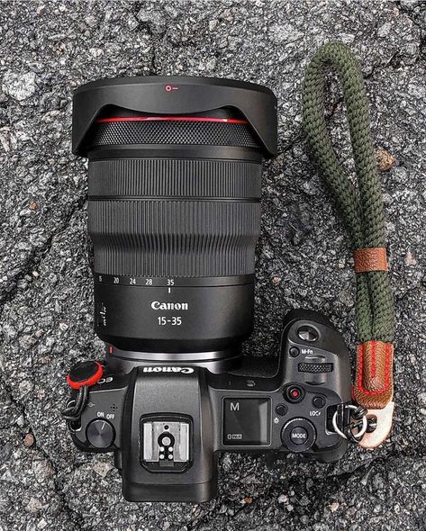 Best Camera For Photography, Canon Cameras, Camera Wallpaper, Canon Digital Camera, Dslr Photography, Camera Hacks, Photography Accessories, Photography Gear, Camera Nikon