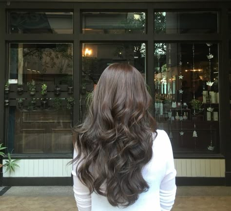 Perm Hair Aesthetic, Volumizing Perm, Long Permed Hairstyles, Perm Long Hair, Korean Wavy Hair, Long Hair Perm, Wave Hairstyles, Wave Hairstyle, Sleek Chic