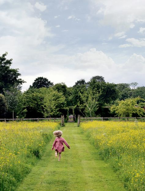 Sarah Graham's house in Wiltshire | House & Garden Cabin Landscaping, Sarah Graham, Claw Foot Bath, Wild Flower Meadow, Meadow Garden, Wild Country, Flower Meadow, Garden Grove, English Country Gardens