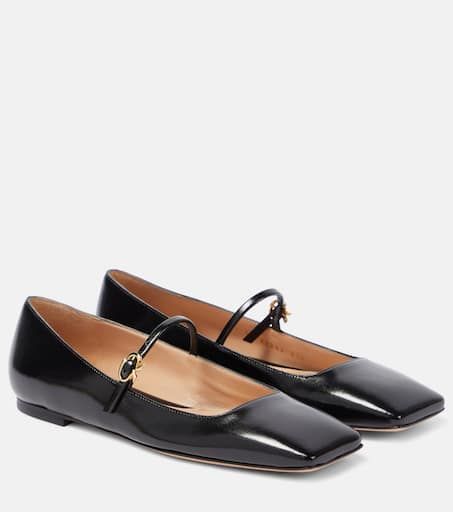 Christina patent leather ballet flats in black - Gianvito Rossi | Mytheresa Ballet Heels, Patent Leather Ballet Flats, Suede Ballet Flats, Rossi Shoes, Buckled Flats, Italian Shoes, Brown Flats, Comfortable Style, Black Ballet Flats