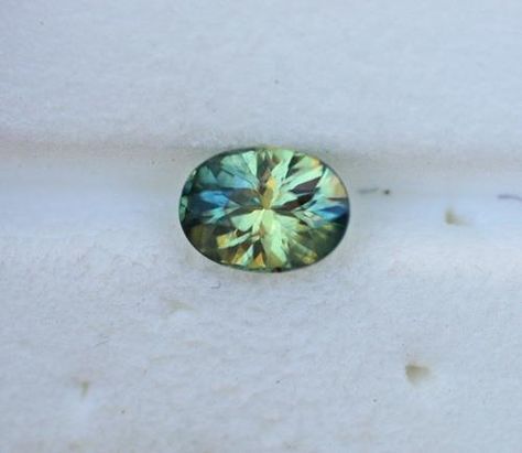 Image for Madagascar Natural Bicolor Sapphire 1.04 ct Bicolor Sapphire, Green Gems, Yellow Sapphire, Gems And Minerals, Crystals Minerals, Stone Settings, Rose Cut, Stone Jewelry, Blue Sapphire