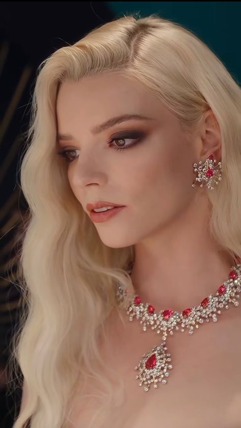 Emma Anya Taylor Joy, Anya Taylor Joy Makeup, Anja Taylor Joy, Anya Taylor Joy Photoshoot, Anya Taylor Joy Aesthetic, Anna Taylor Joy, Anya Taylor-joy Hot, 2025 Aesthetic, Anya Joy