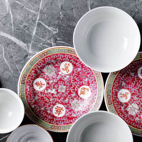 The Rich, Complex History Hiding Within Chinese Plate Designs Housewares Design, Chinese Table, Chinese Bowls, Bowls And Plates, Plate Designs, Red Bowl, Stoneware Dishes, Asian Restaurants, Orange Chicken