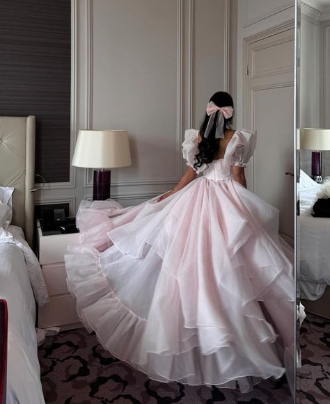 Big Poofy Dresses, Poofy Dresses, Gown Aesthetic, Dream Prom Dress, Pretty Pink Princess, Dream Prom, Fantasy Dresses, Flare Sleeve Dress, Pretty Princess