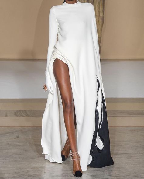 Stephane Rolland Couture, Stephane Rolland, Cooler Look, Live Fashion, Mode Vintage, Looks Vintage, White Fashion, Summer 2019, Couture Fashion