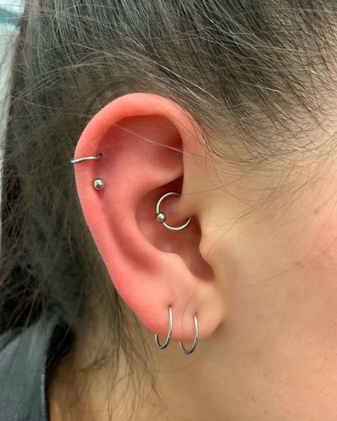 Underground Tattoos Enfield on Instagram: “Nice and simple helix piercing with a straight barbell to go with this lady’s collection. Done by @alyssia.eden 🎀  #helixpiercing #helix…” High Helix Piercing, Underground Tattoo, Piercing Bar, Diy Easter Gifts, Eyebrow Piercing, Gifts For Girlfriend, Piercing Ideas, Helix Piercing, Easy Hairstyles For Long Hair