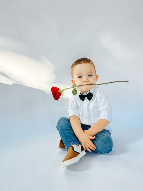 Toddler photo idea Valentine Photo Shoot Toddler Boys, Valentines Photoshoot Toddler Boy, Kids Valentine Photoshoot Picture Ideas, Valentine Baby Photo Shoot Ideas, Valentine Kids Photoshoot Ideas, Diy Valentines Photo Shoot Toddler, Mommy And Son Valentine Photo Ideas, Valentines Toddler Photoshoot, Toddler Boy Valentine Photo Shoot