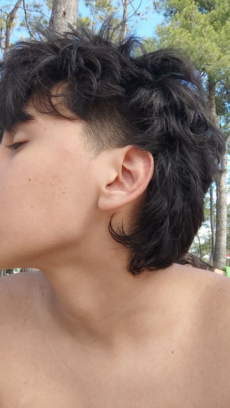 Curly Tomboy Haircut, Textured Mullet Men, Shaved Sides Long Hair, Textured Mullet, Queer Mullet, Wolf Cut For Men, Mullet Styles, Enby Hair, Wolf Cut Hairstyles