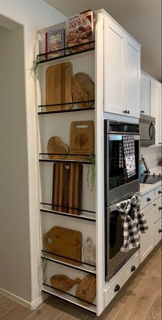 Farmhouse Sink Ideas, Side Of Fridge, Rustic House Interior, Farmhouse Furniture Ideas, House Interior Modern, Luxurious Kitchen Design, Kitchen Style Ideas, Kitchen Bookshelf, Kitchen Flooring Ideas