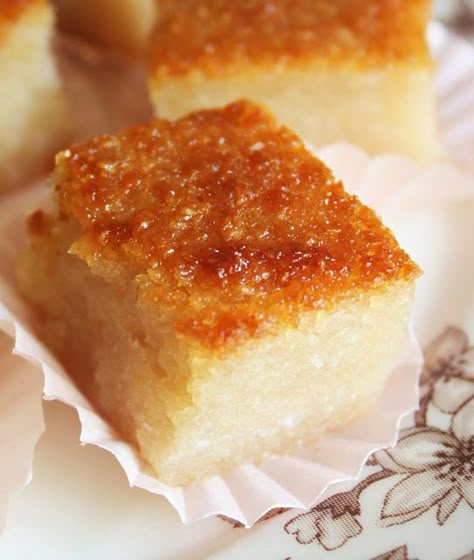 Cassava Cake - Filipino recipe.  Check picture of Dark Chocolate Truffle Mochi & recipe on the right side. Cassava Cake Filipino, Kuih Lapis, Fudge Caramel, Cassava Cake, Mochi Recipe, Semolina Cake, Filipino Dessert, Filipino Foods, Filipino Cuisine