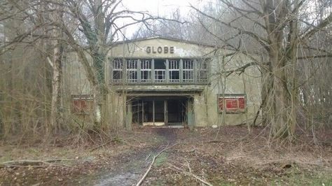 Old Neighborhood, Abandoned City, Apocalypse Aesthetic, Creepy Core, Tilt Shift, Im Going Crazy, Abandoned Buildings, End Of The World, Great Lakes