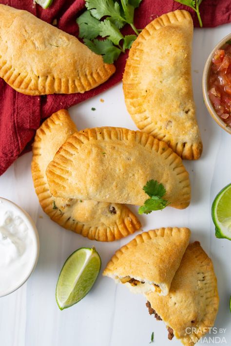 Air Fryer Empanadas, Ground Beef Peppers, Hand Pies Savory, Air Fryer Foods, Air Fryer Oven Recipes, Air Fry Recipes, Empanadas Recipe, Food Mexican, Fry Recipes