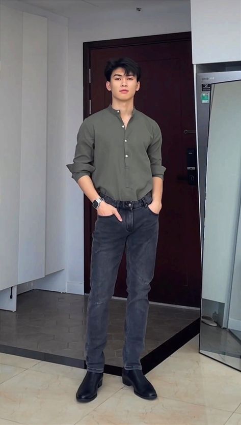 Lose Black Jeans Outfit, Slim Guys Outfit, Slim Men Outfit, Outfits For Tall Slim Men, Slim Guys Fashion Outfit, Slim Boys Outfit, Guy Fall Outfits, Boys Dressing Style, Butler Outfit