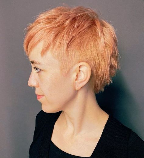 20 Best Peach Hair Color Ideas and Undertones for 2021 Peach Hair Dye, Trendy Pixie Haircut, Peach Hair Color, Punky Hair, Short Punk Hair, Peach Hair Colors, Ashy Hair, Pixie Haircut Ideas, Peach Hair