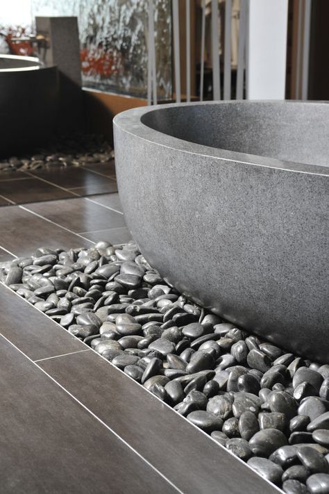 Bathroom With Pebbles, Pebble Stone Bathroom, Stone Around Bathtub, Stone Bathroom Ideas Rocks, Rocks Under Bathtub, Bathtub With Rocks Around, Rock Tubs Bathtubs, River Rock Floor, Geode Bathtub