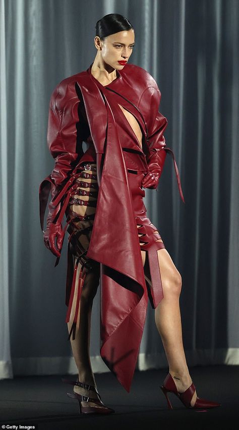 Mugler Aesthetic, Red Leather Outfit, Leather Outfits Women, Fashion Design Books, Burgundy Outfit, Long Leather Coat, Futuristic Fashion, Irina Shayk, Fashion Design Sketches