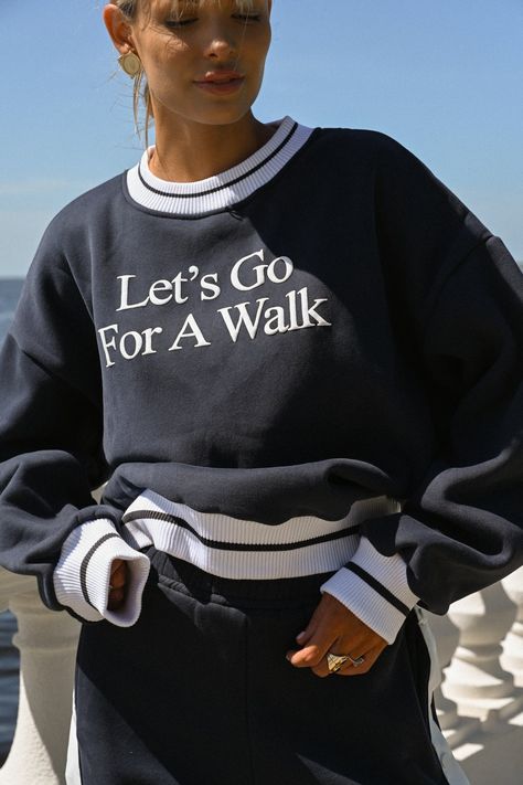 Trending Sweatshirts, Hoddies Outfits, Interior Measurements, Go For A Walk, Shirt Design Inspiration, Sweat Hoodie, Florida Usa, Fleece Pants, Active Wear Outfits