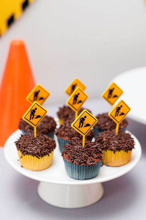 Construction Party Cupcakes, Can You Dig It Birthday, 2 And Digging It Party, Construction Birthday Cupcakes, Construction Theme Cupcakes, Digger Cupcakes, Toddler Construction Birthday Party, Birthday Truck Theme, Construction Birthday Party Cake