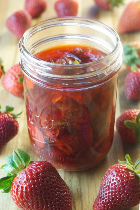 Strawberry Top Vinegar - Prepare and Serve Strawberry Vinegar Uses, Strawberry Vinegar Recipe, Strawberry Tops Vinegar, Strawberry Top Vinegar, Infused Vinegar Recipes, Strawberry Vinegarette, Strawberry Balsamic Vinegar, Canning Strawberries, Strawberry Tops