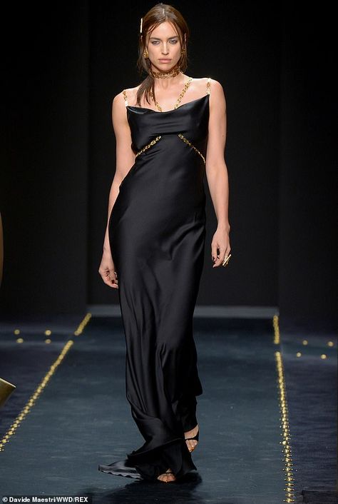 Irina Shayk Black Dress, Slip Dress Runway, Irina Shayk Versace, Irina Shayk Runway, Black Runway Dress, Black Dress Runway, Versace Black Dress, Black Versace Dress, Black Runway