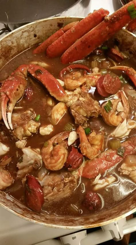 Gumbo Aesthetic, Gumbo Seafood, Gumbo Ingredients, Baked Catfish, Shrimp Gumbo, Chicken Gumbo, Creole Cooking, Creamed Onions, Seafood Gumbo