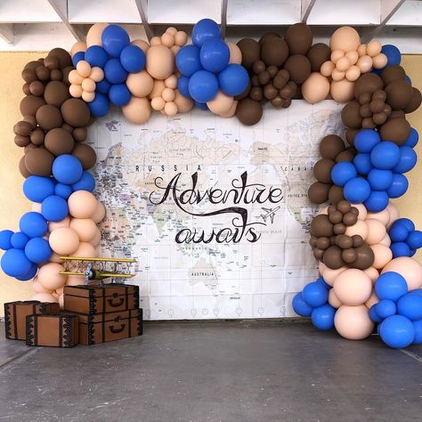 Balloonz and Tunes on Instagram: “A New Adventure Awaits🧳🌏✈️ 💙 Thank you for having us Michelle! #balloongarland#adventureawaits #itsaboy #itsaboybabyshower #babyshowerideas…” Adventure Awaits Graduation Party, Senior Party, Post Prom, Ball Ideas, Graduation Party Planning, Balloon Ideas, Graduation Theme, Game Themes, Baby Shower Invites