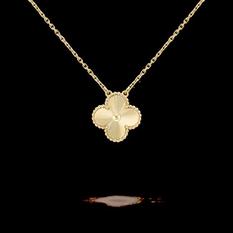 Faithful to the very first Alhambra® jewel created in 1968, the Vintage Alhambra creations by Van Cleef & Arpels are distinguished by their unique, timeless elegance. Inspired by the clover leaf, these icons of luck are adorned with a border of golden beads. Vintage Alhambra pendant, guilloché 18K yellow gold. Van Cleef Alhambra, Van Cleef Necklace, Vintage Alhambra Pendant, Alhambra Pendant, Gold Vans, Van Cleef And Arpels Jewelry, Van Cleef & Arpels, Four Leaf Clover Necklace, Golden Beads