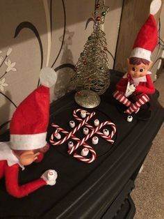 Elf Tic Tac Toe, Elf Ideas Easy, Awesome Elf On The Shelf Ideas, Elf Activities, Xmas Elf, Elf Fun, Night Elf, Tic Tac Toe, Tic Tac