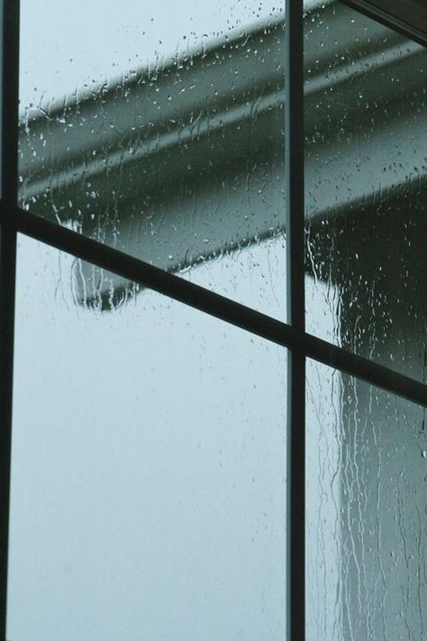 Kamu itu seperti hujan... Rain Falling, Smell Of Rain, I Love Rain, Tap Tap, Robert Doisneau, Henri Cartier Bresson, Vivian Maier, Love Rain, Fotografi Editorial