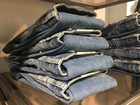 How To Fold Jeans, Folding Jeans, How To Fold, Store Design, Denim Shop, Pants, Quick Saves, Design, Trousers