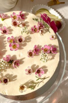 Healthy Baking Substitutes, Edible Flowers Cake, Cake Story, Baking Substitutes, Pretty Dessert, Birthday Cake Recipe, Pretty Birthday Cakes, Cute Birthday Cakes, Cute Desserts