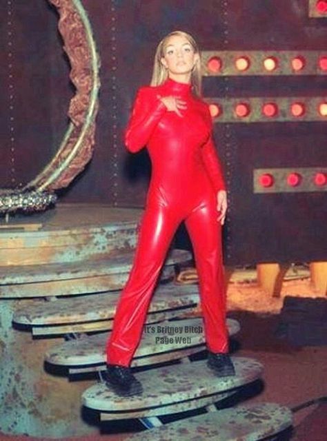 Britney Spears oops... I did it again Britney Spears Costume, Britney Spears 2000, Britney Spears Outfits, Britney Spears Pictures, Oops I Did It Again, I Did It Again, Red Bodysuit, Red Suit, Red Jumpsuit