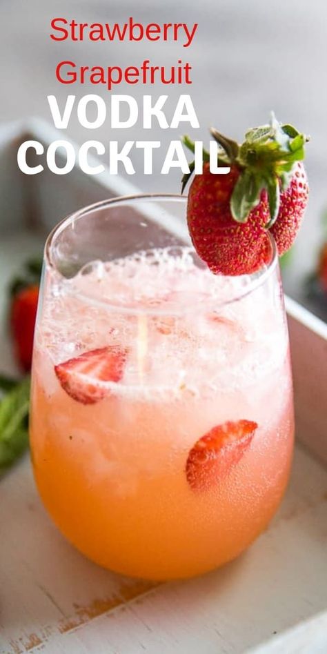 Grapefruit Vodka Drinks Recipes, Grapefruit Cocktail Recipes, Cocktail Strawberry, Pear Drinks, Grapefruit Martini, Grapefruit Vodka, Summer Vodka Cocktails, Yummy Cocktails, Grapefruit Cocktail