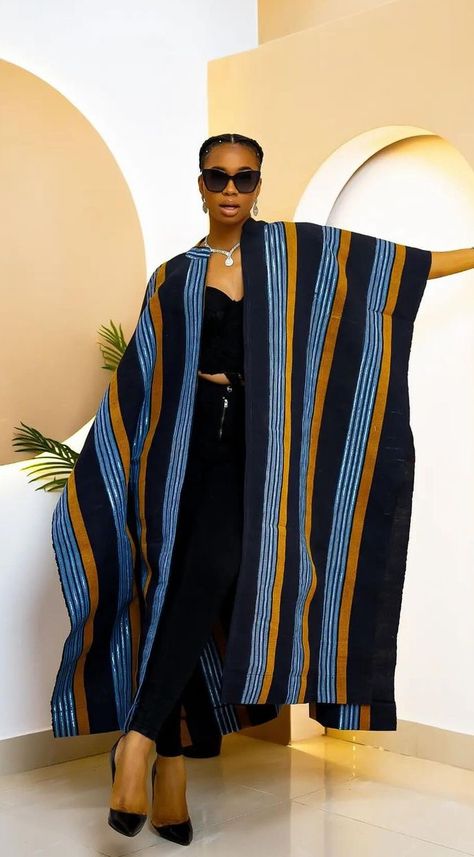 Aso Oke Jacket, Nigeria Outfit, Kimono Ankara, Boubou Styles For Women, Ankara Jackets, Ethno Style, Black Friday Sales, African Inspired Clothing, African Print Dress Designs