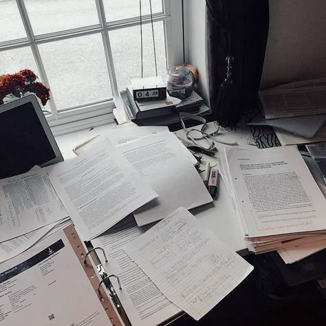 Phd Motivation, Home Office Setup Ideas, Office Setup Ideas, Note Taking Tips, Phd Life, The Love Hypothesis, Love Hypothesis, Study Board, Grad Student